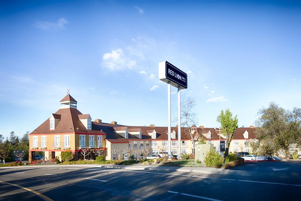 Red Lion Inn & Suites Auburn Exterior foto
